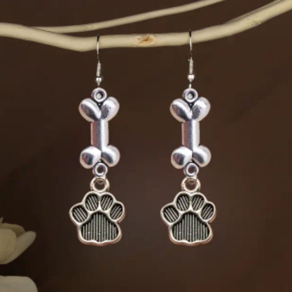 Animal paw print with bone design